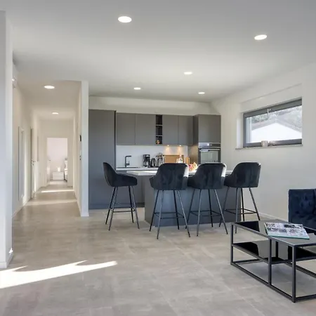 Apartamento Adria 4 By Guide Poreč