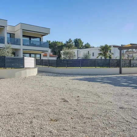 Adria 4 By Guide ポレッチ