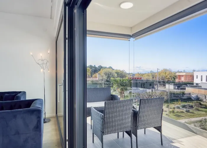 Adria 4 By Guide ポレッチ